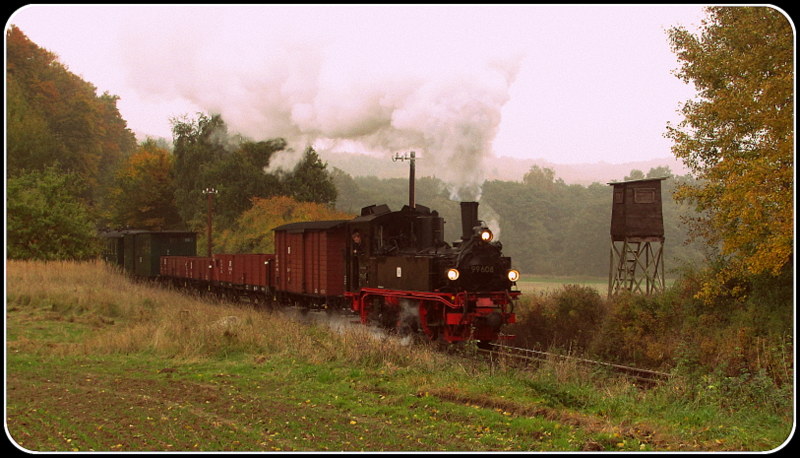 Wie in den 60zigern.
99 608 am Hochsitz kurz vor Garftitz am 13.Okt.2013
