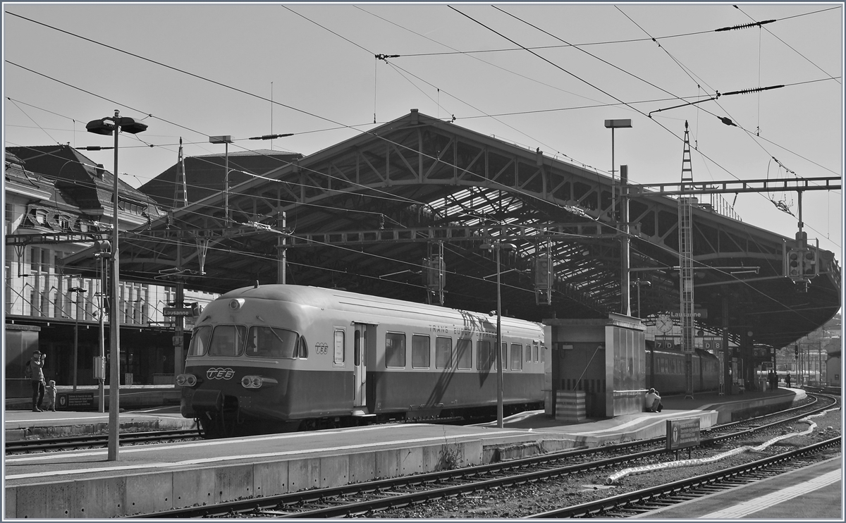 Wie in alten Zeiten, als die formschönen RAe TEE II täglich auf ihrer Fahrt von Milano nach Paris den Bahnhof Lausanne bedienten.

31. März 2019