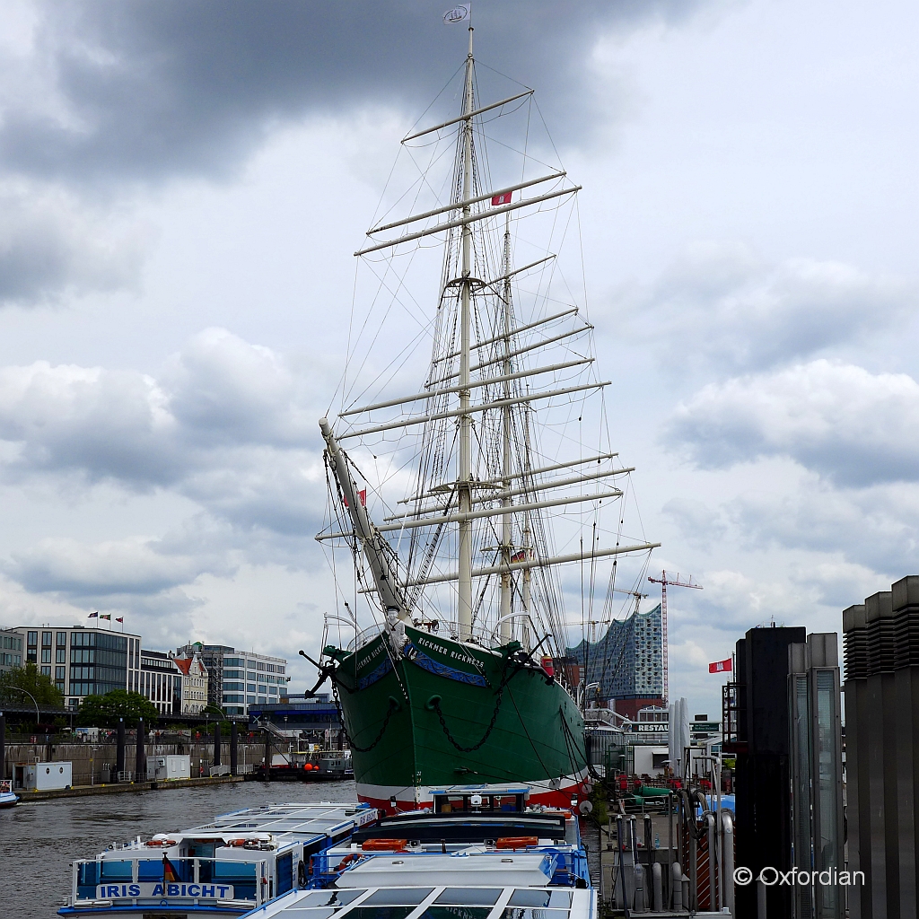 Windjammer Rickmer Rickmers im Hamburger Hafen.