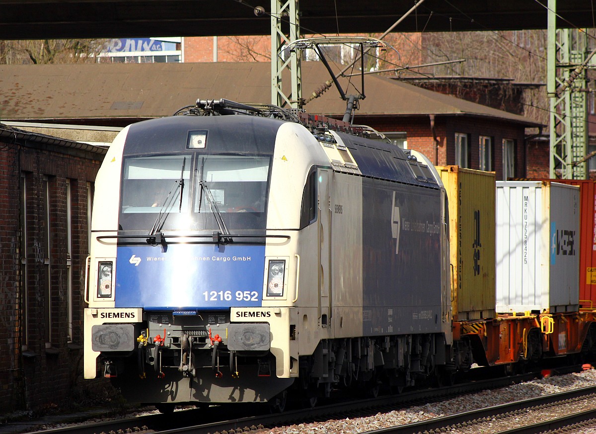 WLC 1216 952-2(ES64U4-C, ex 183 705-3, REV/16.12.09/km abh) mit Containerzug aufgenommen in HH-Harburg. 01.04.2015