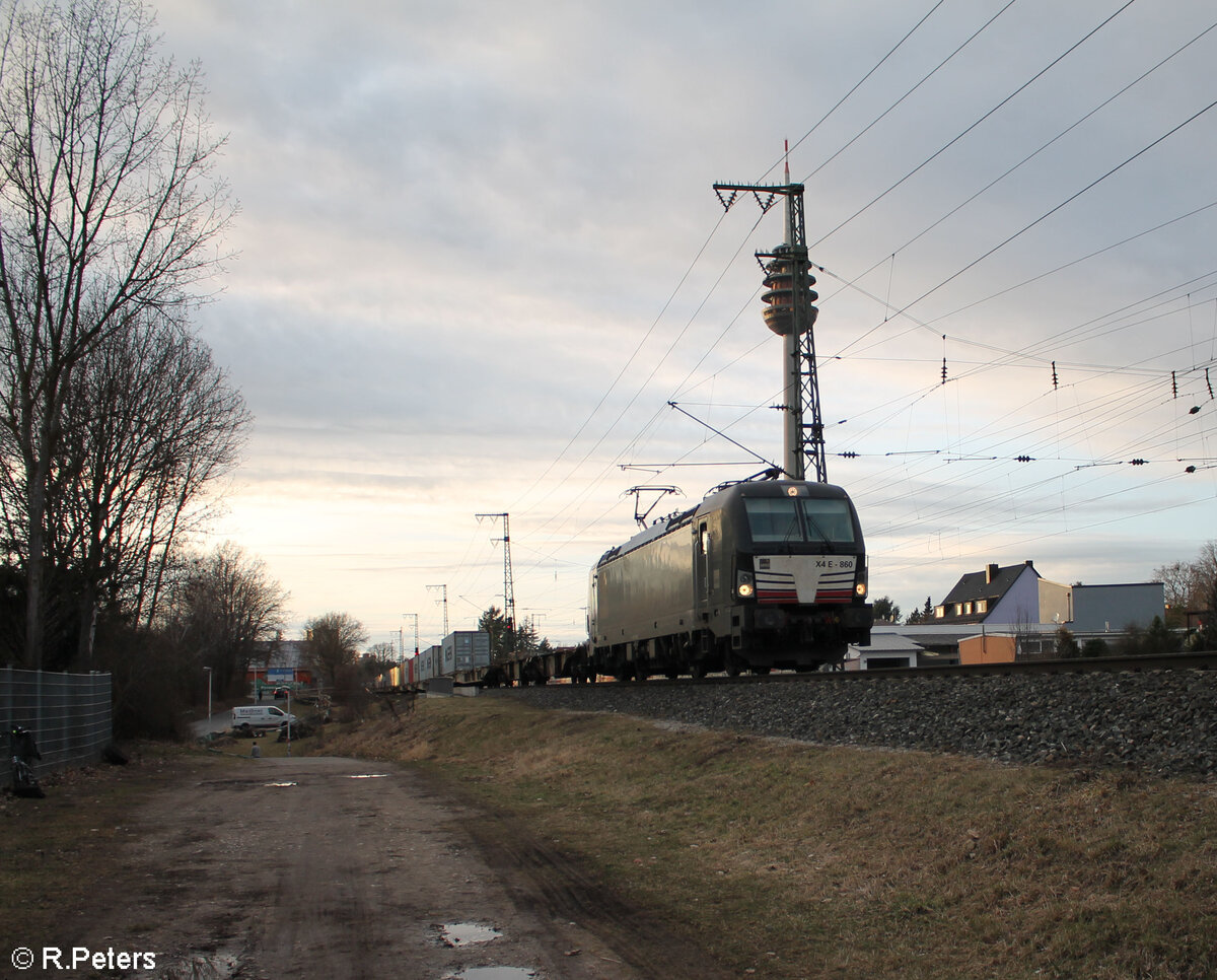 X4E 860 mit Containerzug in Nürnberg Hohe Marter. 02.02.24