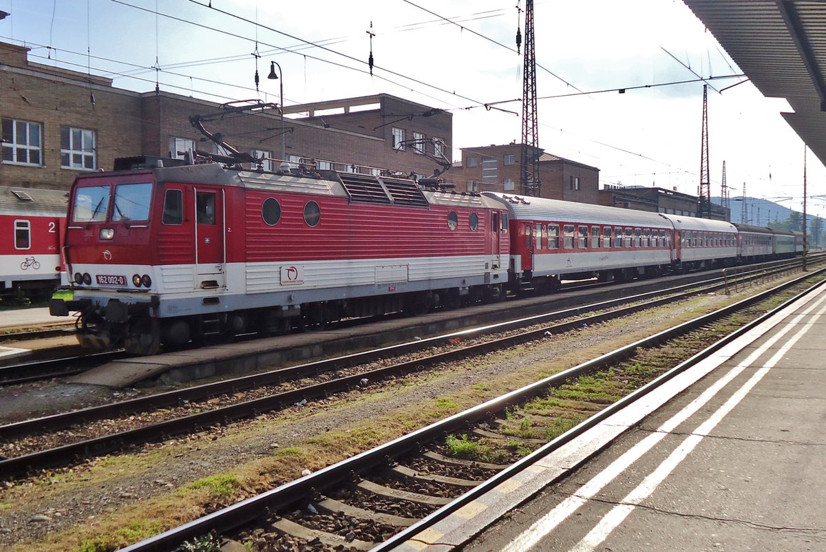 ZSSK 162 002 steht am 28 Mai 2015 in Zilina. 