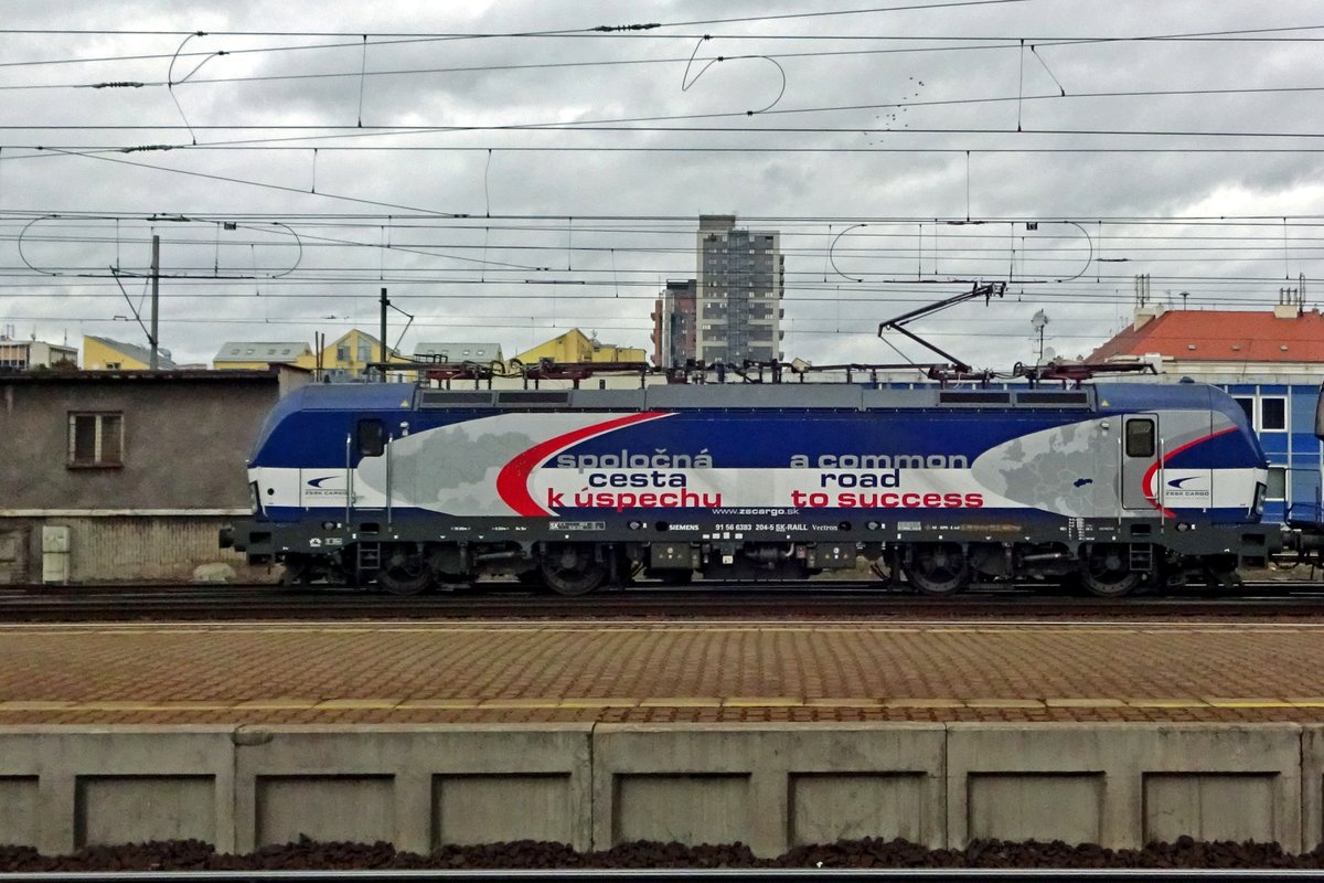 ZSSK Cargo 383 204 durchfahrt am 24 Februar 2020 Praha-Liben. 