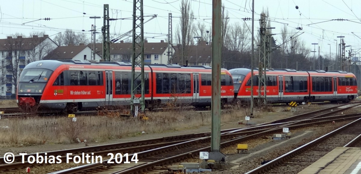 Zwei 642er bei der Einfahrt in den Braunschweiger Hbf.
Aufgenommen im M�rz 2014.