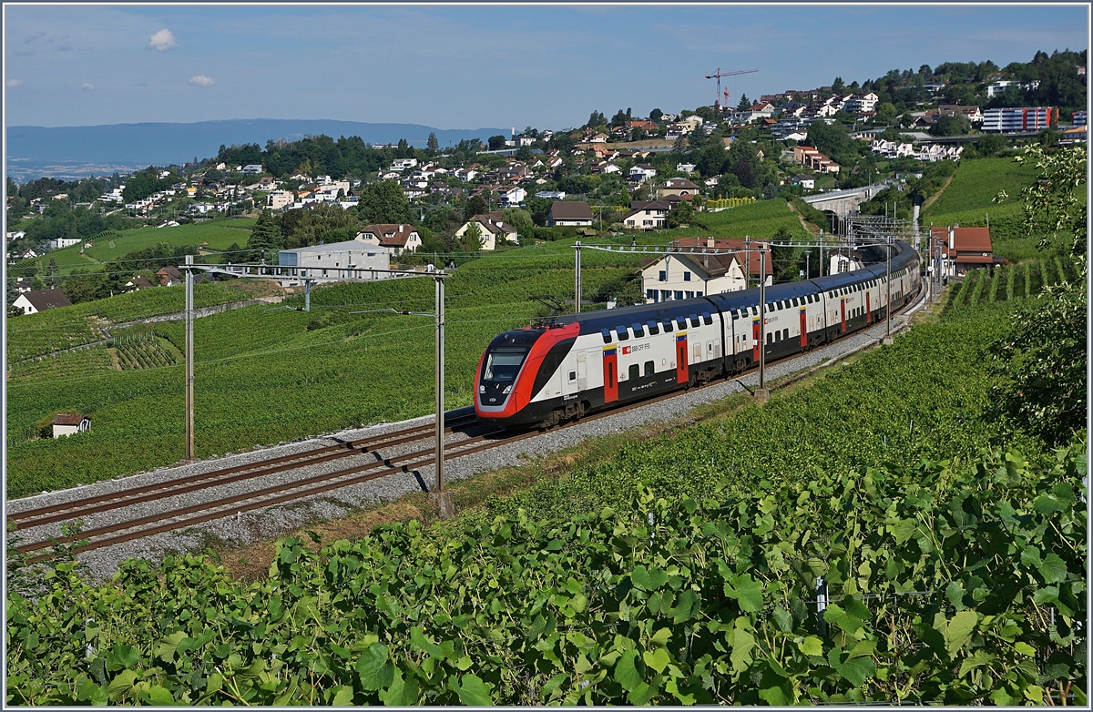 Zwei SBB RABDe 502  Twidexx  sind bei Bossière als IC 1 von Genève nach St.Gallen unterwegs. 

14. Juli 2020