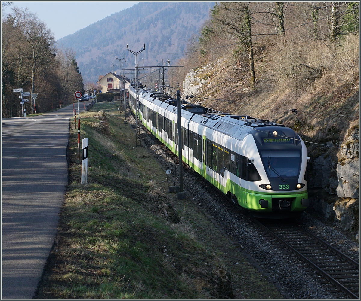 Zwei tansN Flirt verlassen Chambrelien.
18. März 2016