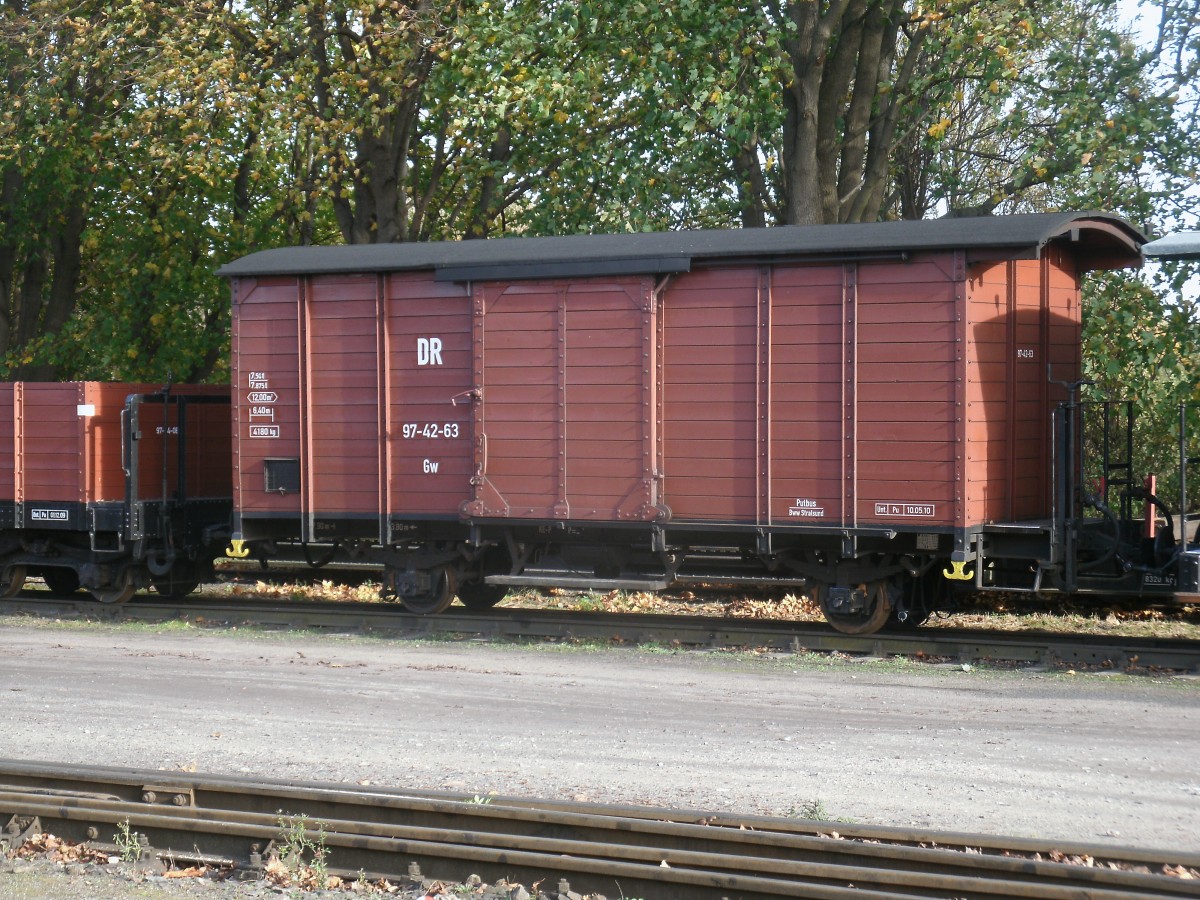 Zweiachsiger Gw,am 31.Oktober 2013,in Putbus.