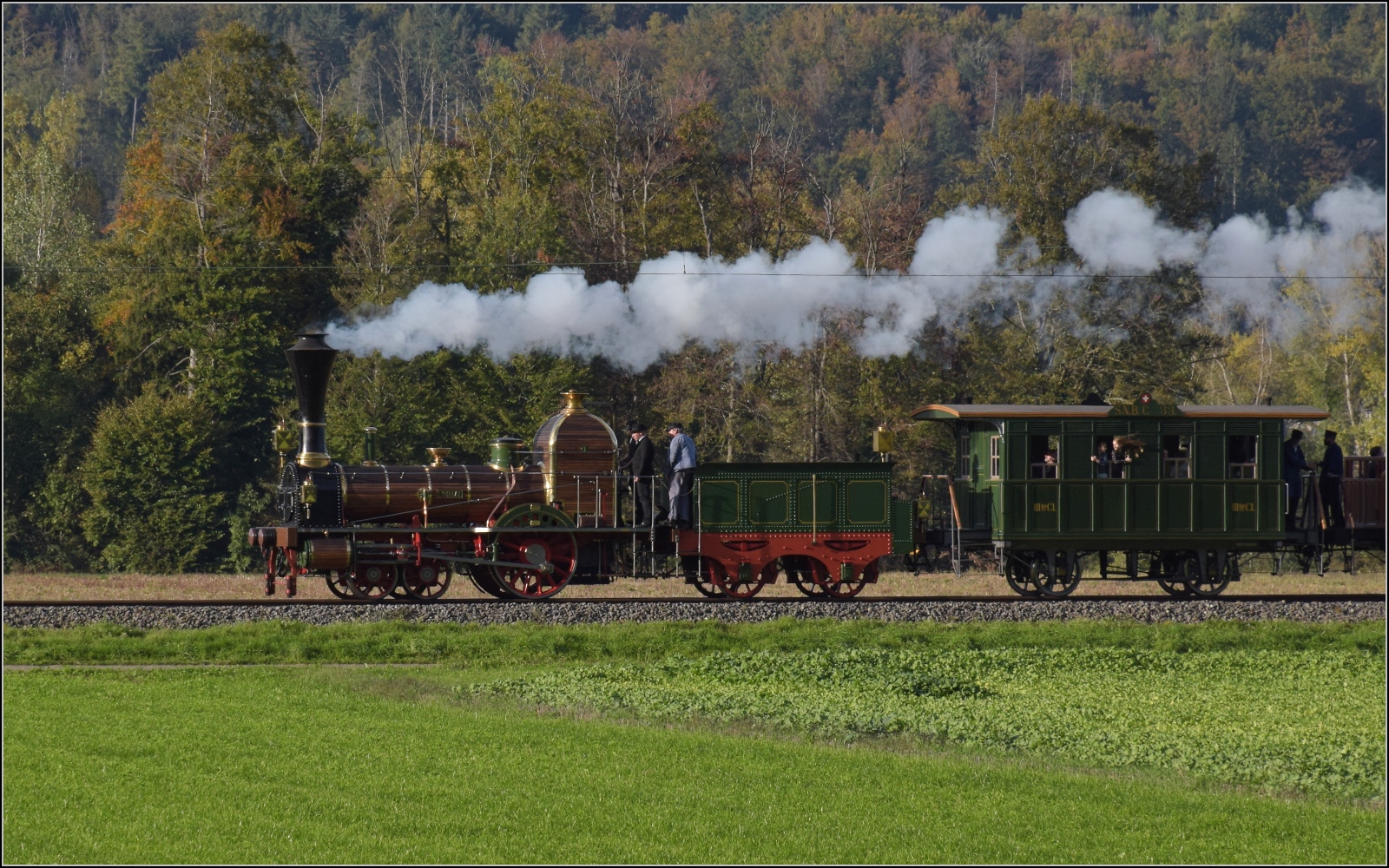 175 Jahre Spanisch-Brötli-Bahn.

Am Rhein entlang bei Schwaderloch. Oktober 2022.