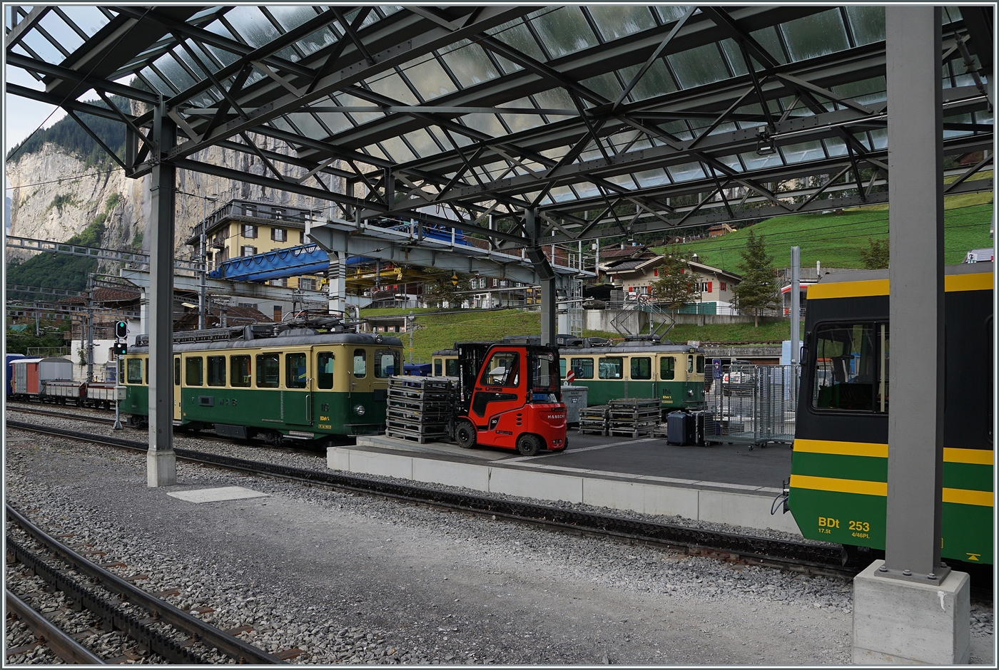 Allem Anschein nach sind die beiden WAB BDeh 4/4 104 und 113 noch im Einsatz, wobei sich dieser wohl vorrangig auf Rangieraufgaben konzentrieren dürfte. 

8. Aug. 2024