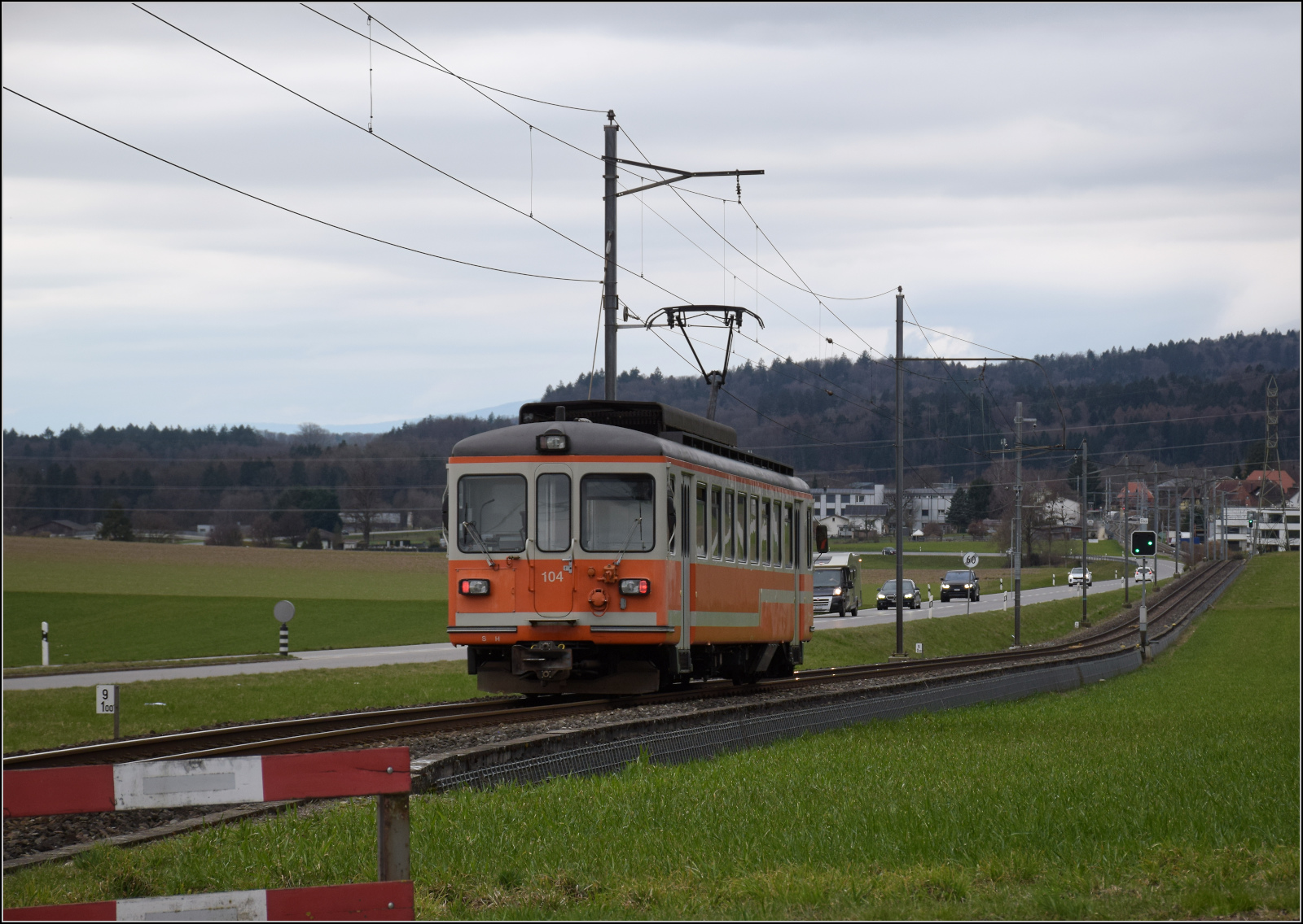 Bierlisi statt Bipperlisi. 

Be 4/4 104 auf dem Weg von Wiedlisbach nach Attiswil. Februar 2026.
