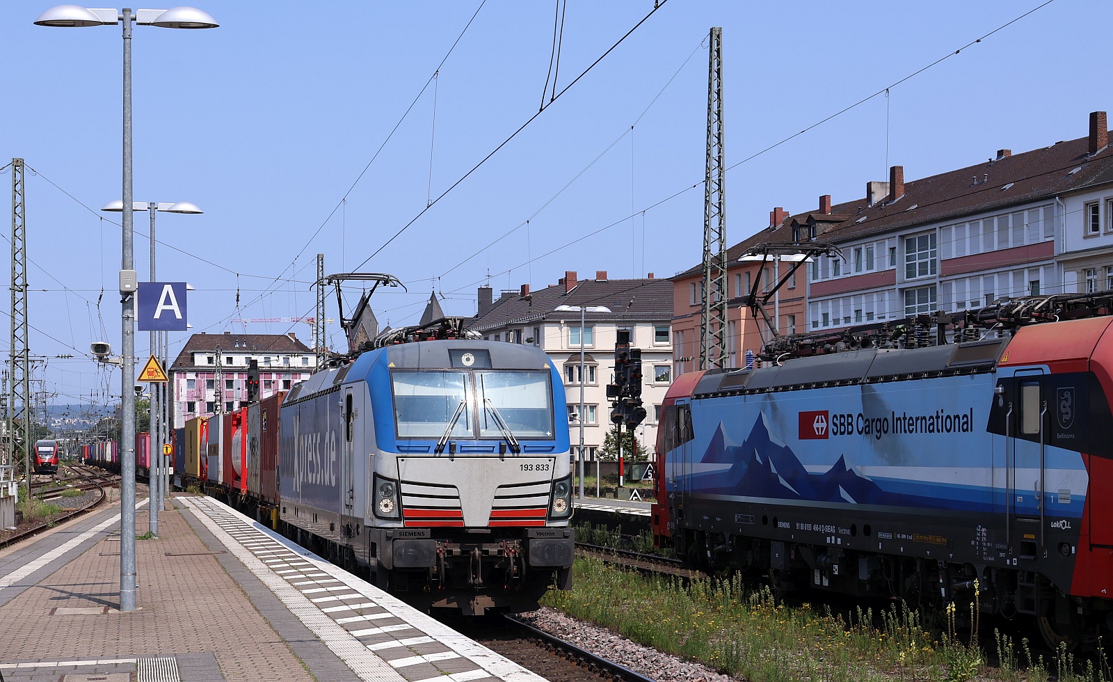 BoxXpress 193 833-1 mit KLV/Containerzug Durchfahrt Koblenz Hbf. 12.08.2025 BoxXpress 193 833-1 mit KLV/Containerzug Durchfahrt Koblenz Hbf. 12.08.2025