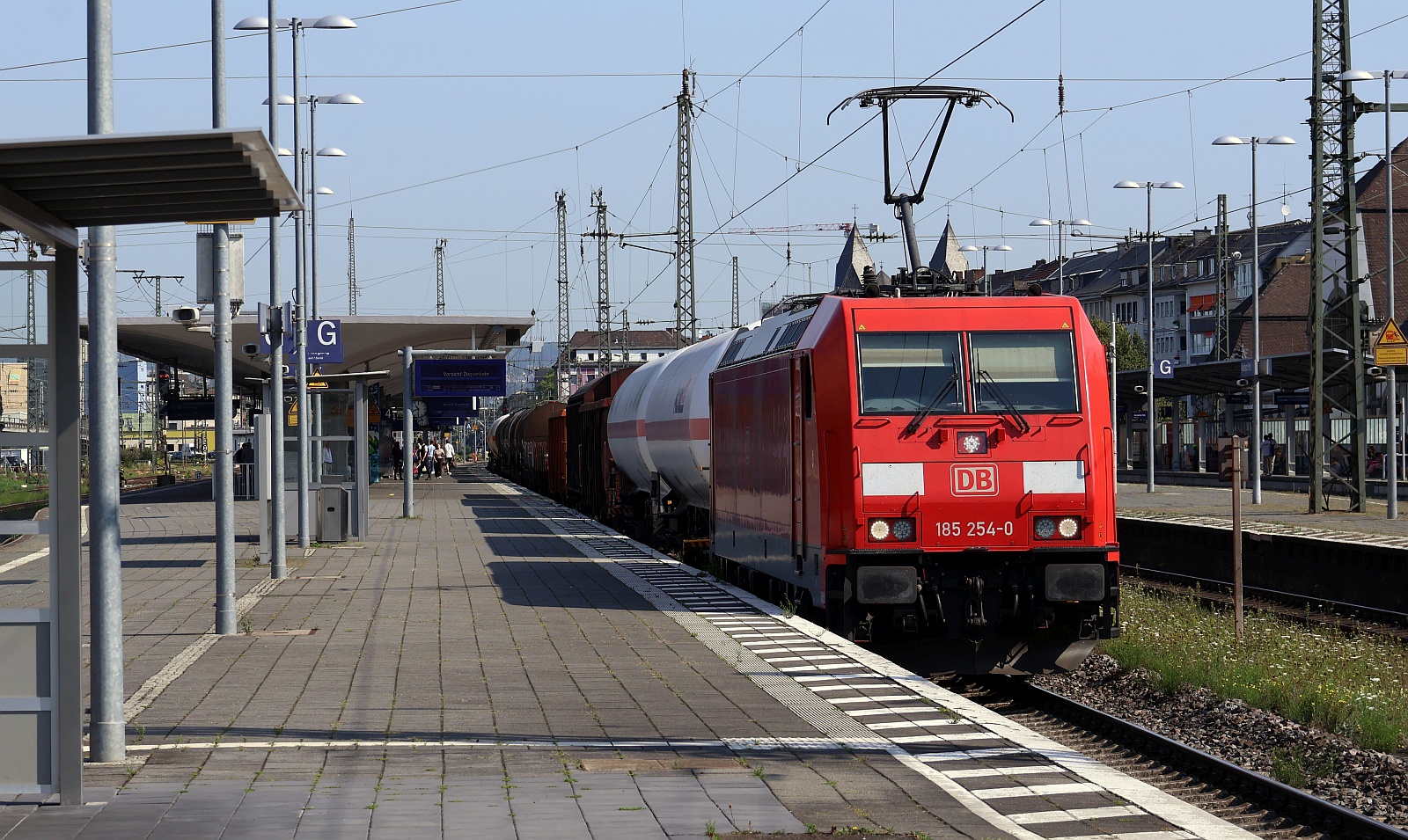DB 185 254-0 mit gemischtem Güterzug Durchfahrt Koblenz Hbf. 12.08.2025 DB 185 254-0 mit gemischtem Güterzug Durchfahrt Koblenz Hbf. 12.08.2025