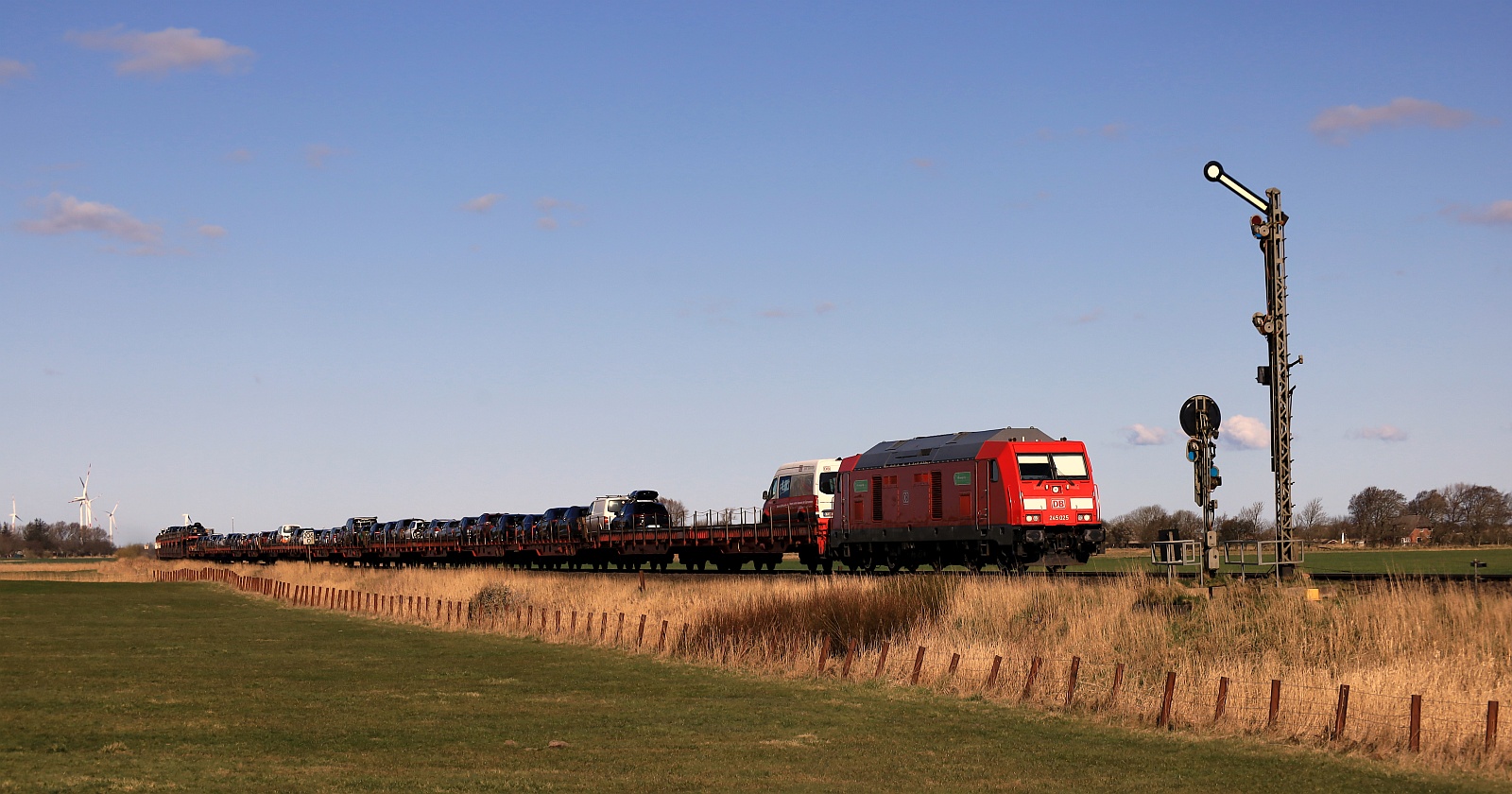 DB 245 025 mit SyltShuttle nach Niebll. Lehnshallig 06.04.2025