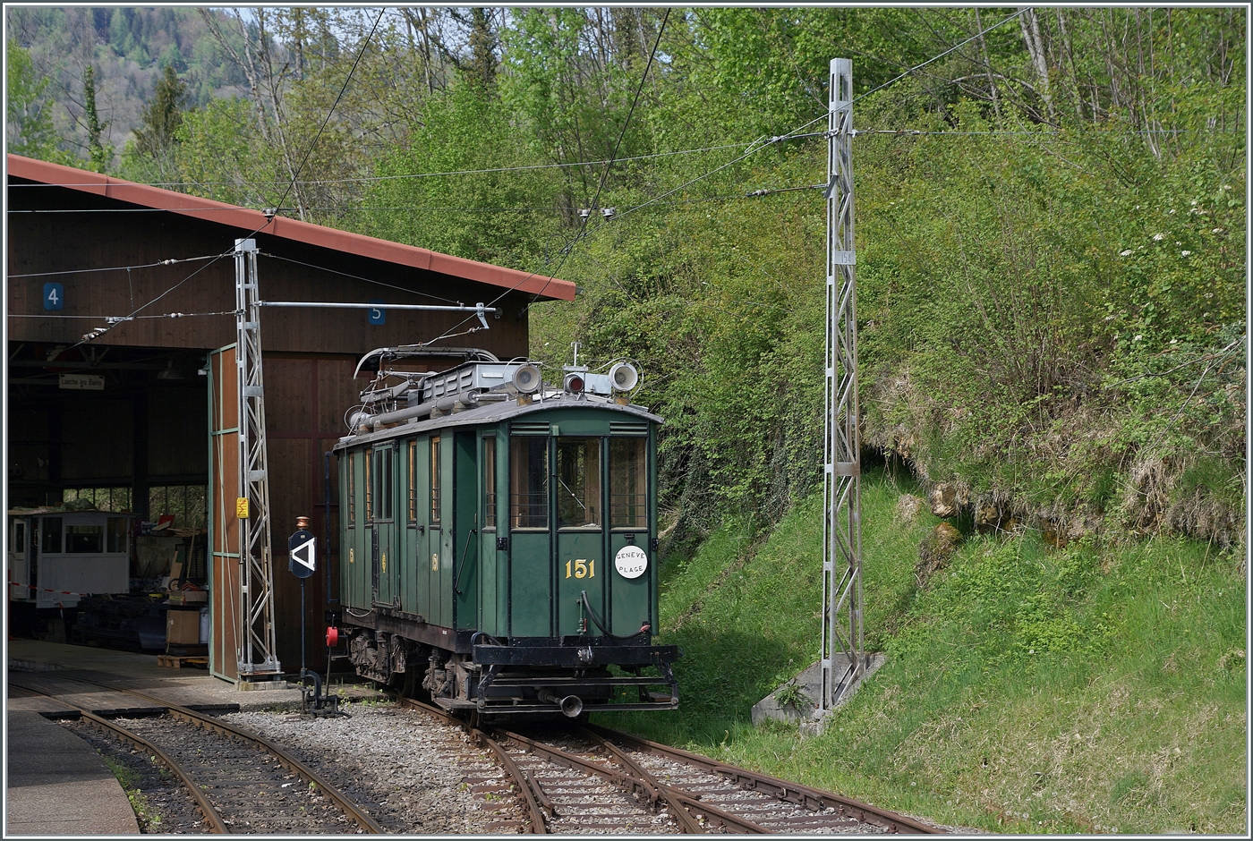 Der CGTE Gepäcktriebwagen Fe 4/4 151 von 1911 von SIG/Siemens & Halske der Blonay Chamby Bahn steht im Musemsbahnhof von Chaulin. 

5. Mai 2024