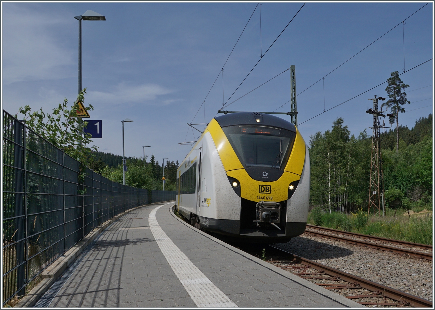 Der DB 1440 676 Coradia Continental 2  Grinsekatze  von Freiburg im Breisgau nach Seebrugg erreicht Aha.

21. Juni 2023