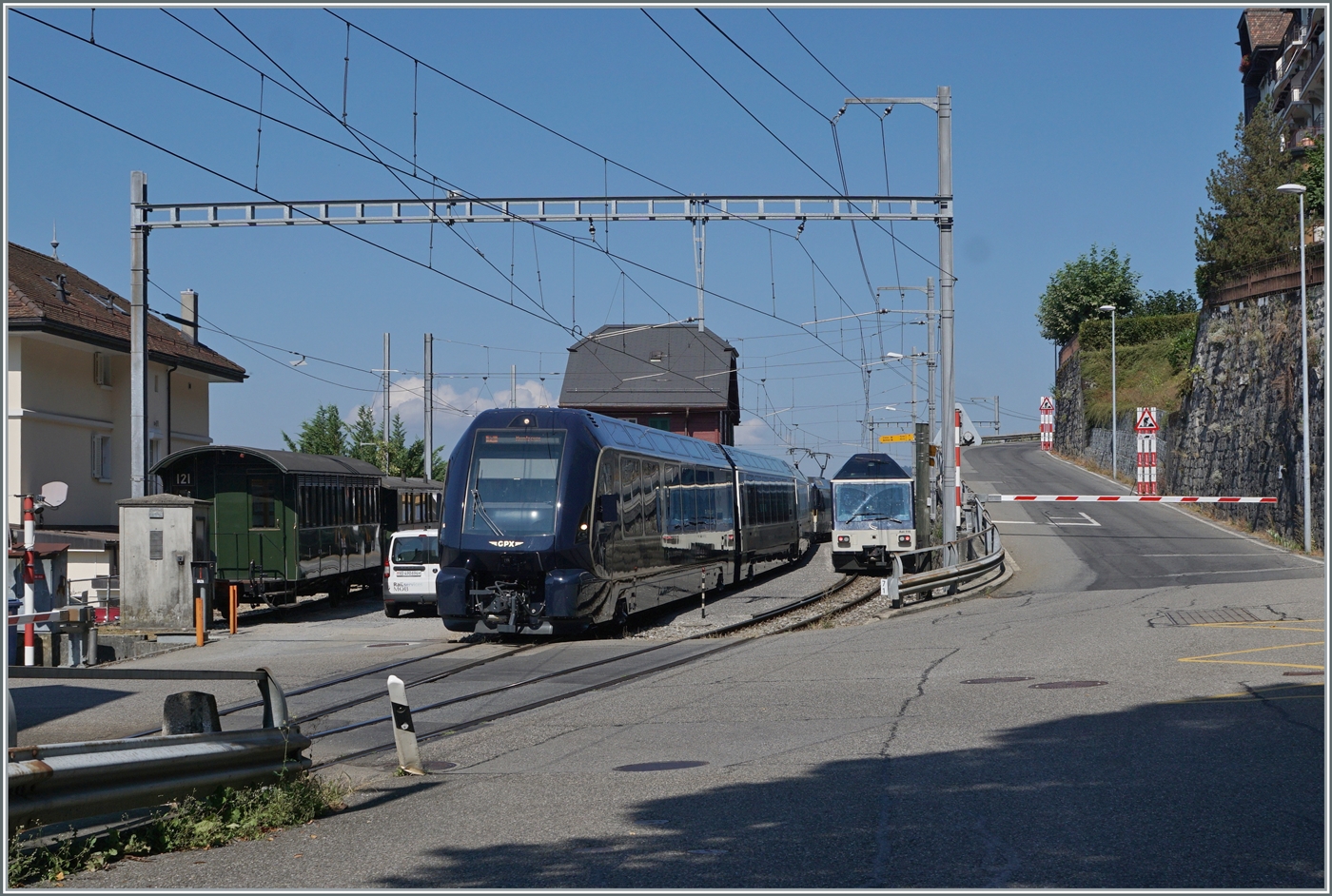 Der Gegenzug ist in Chamby eingetroffen, der GPX 4065 von Interlaken Ost nach Montreux kann nun seine Fahrt fortsetzen. 

9. Sept. 2023