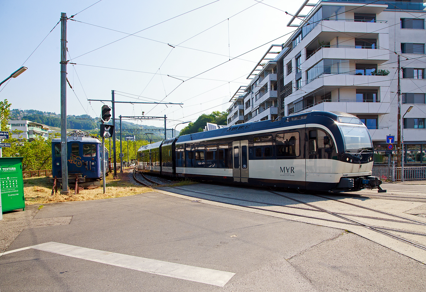 Der MVR (ex CEV) SURF ABeh 2/6 7504  Vevey  erreicht am 28 Mai 2023 als R /(Regionalzug) den Endbahnhof Vevey.