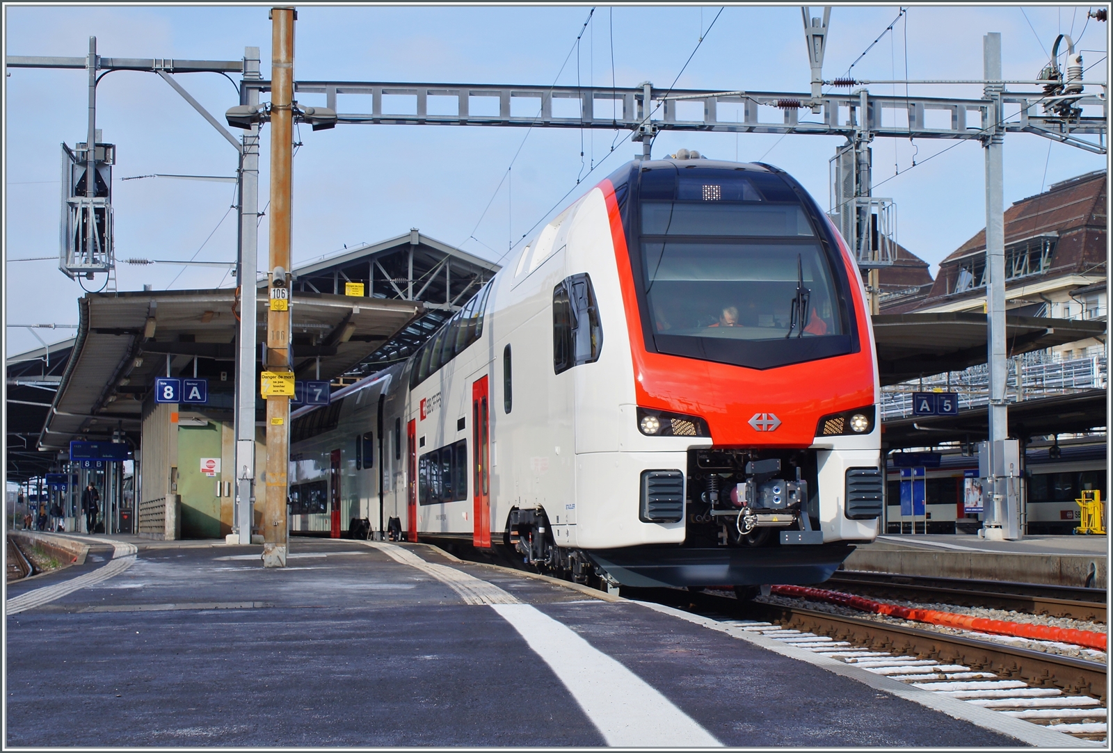 Der neue Fernverkehrs RABe 512 bei Probefahrten in Lausanne. 

25. Jan. 2023