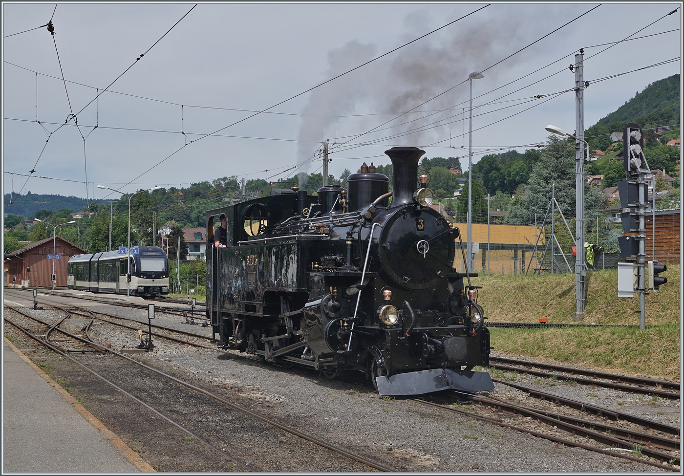 Die BFD HG 3/4 N° 3 der Blonay Chamby Bahn rangiert in Blonay. 

1. Juni 2025