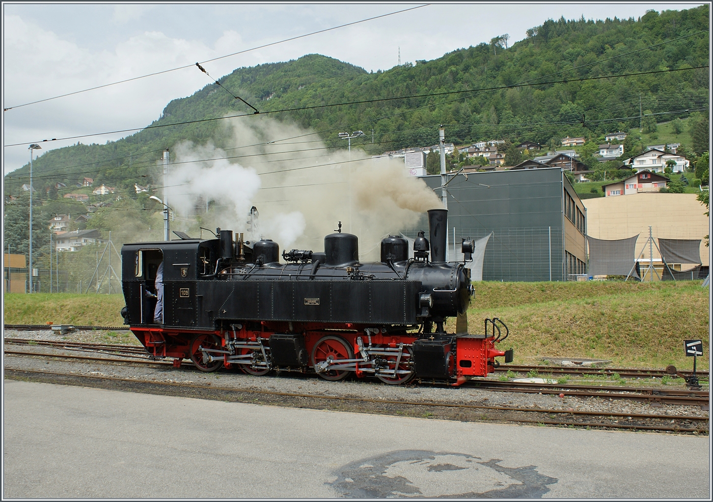 Die SEG G 2x 2/2 105 der Blonay Chamby Bahn steht in Blonay und wartet auf ihren Zug. 

9. Juni 2024