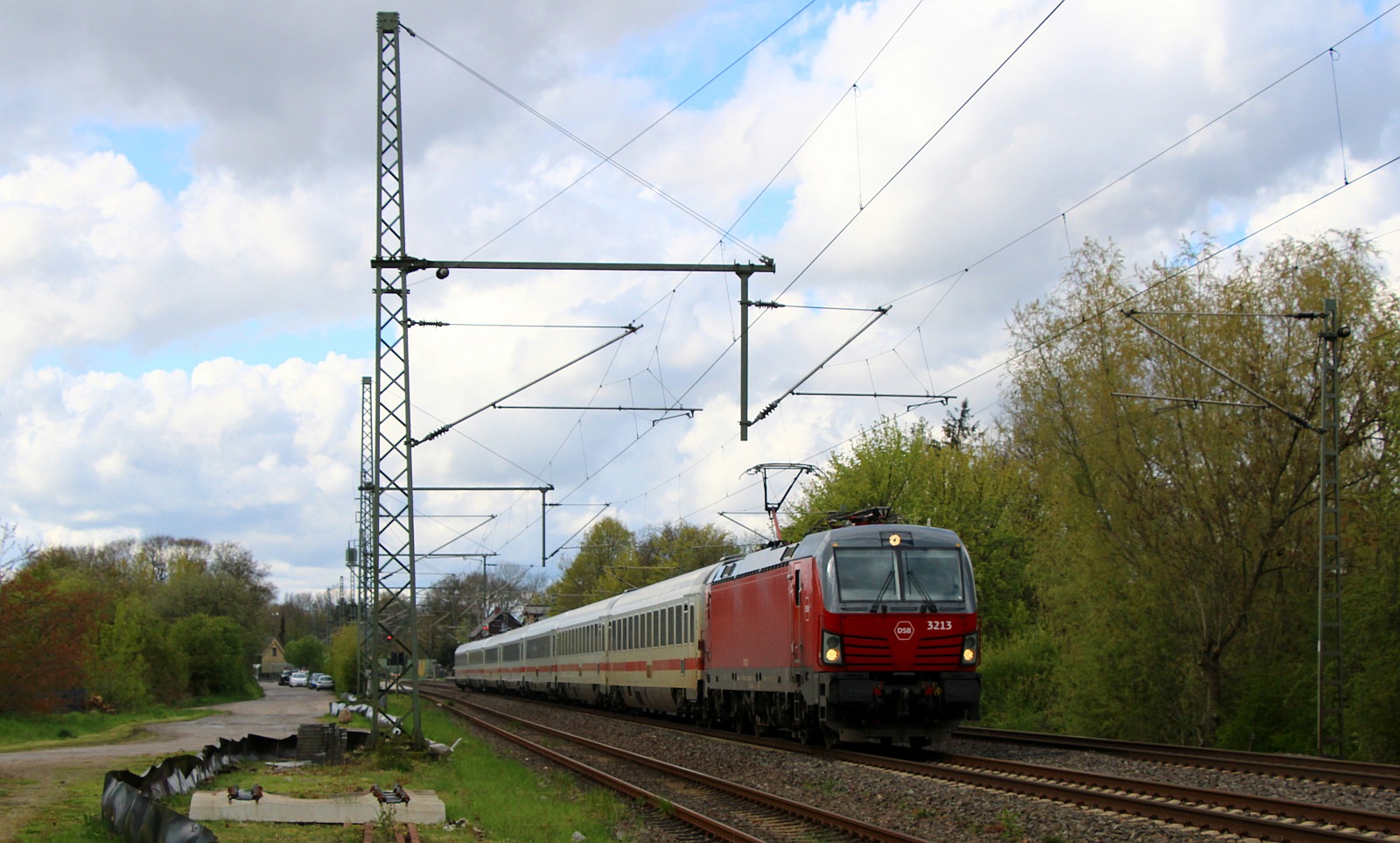 DSB Litra EB 3213 mit EC 395 nach Sden. Owschlag 26.04.2024