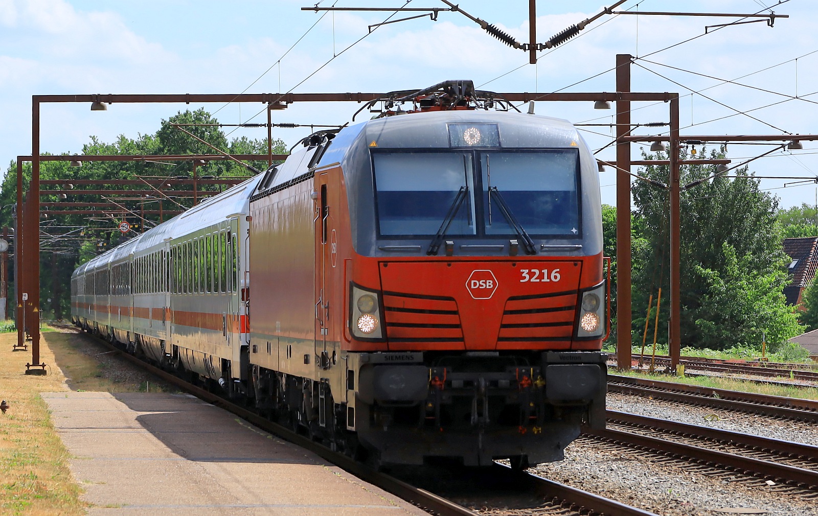 Es kam DSB EB 3216 mit dem IC 394 aus Hamburg kommend nach Pattburg eingefahren. 25.06.2023