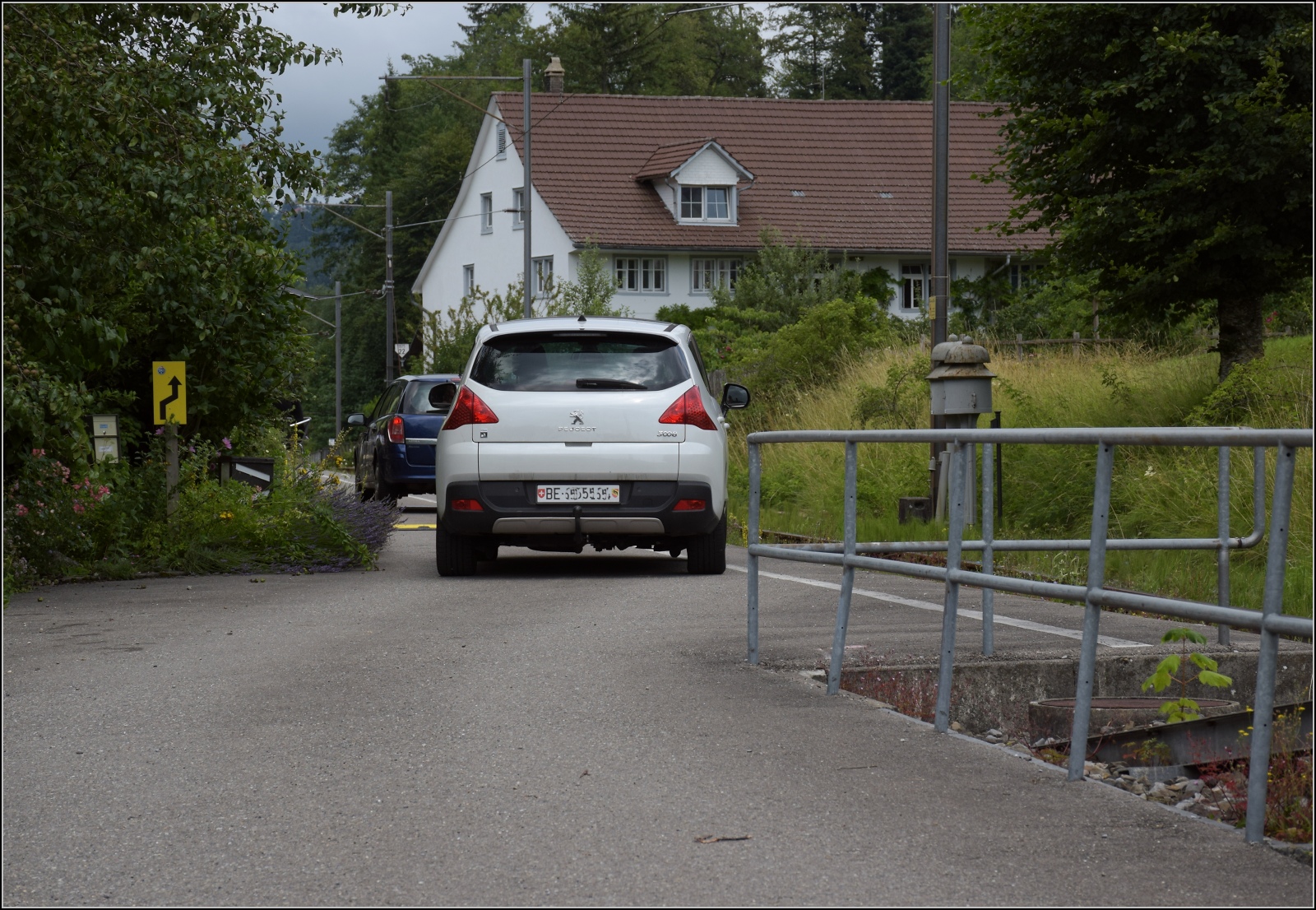 Fahrtag im Zürcher Oberland. 

Der Bahnsteig in Neuthal hat auch eine alternative Nutzung. Juli 2023.