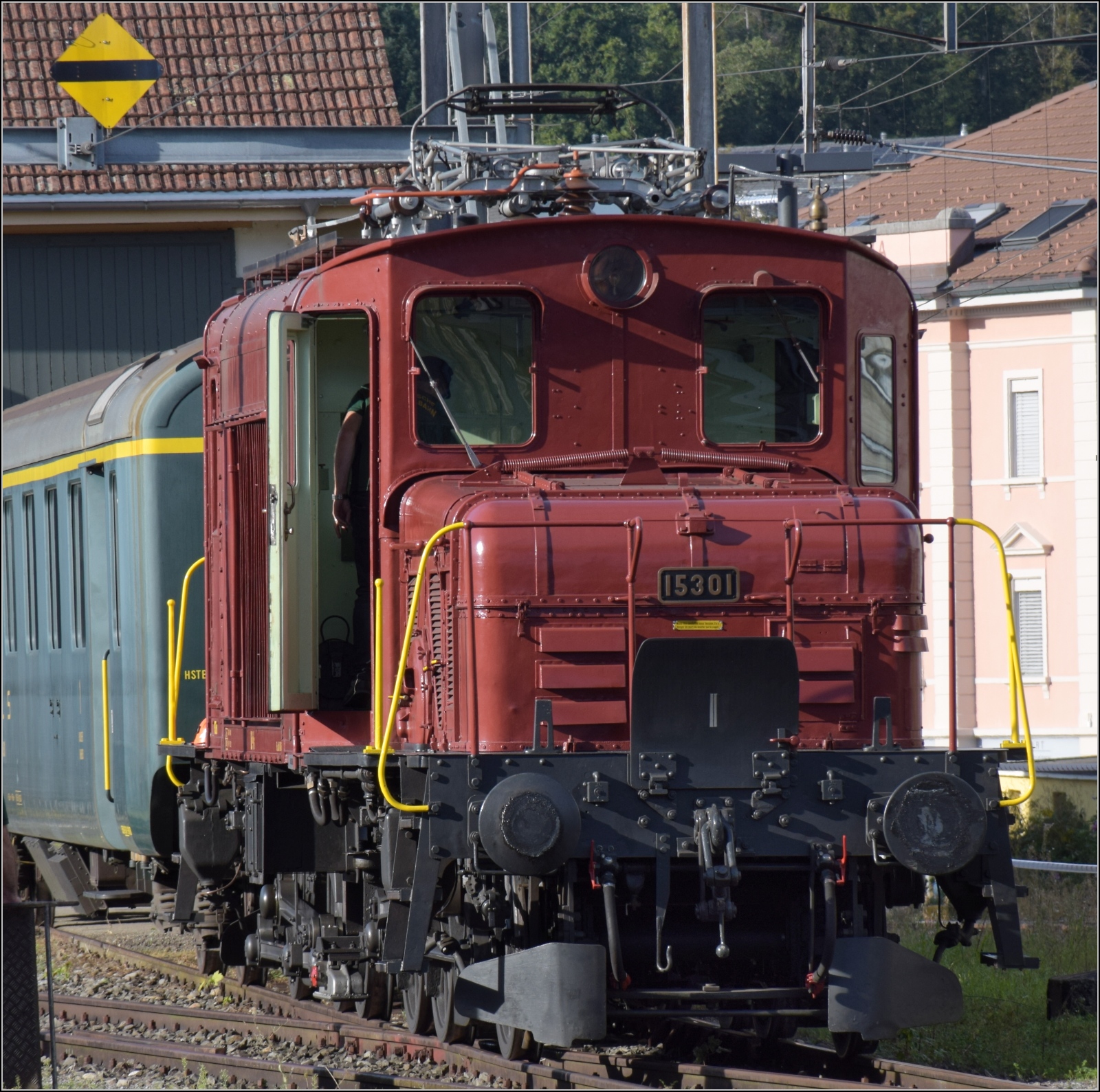 Historische Seethalbahn in Aktion.

Seetalkrokodil De 6/6 15301 in Hochdorf. September 2024.