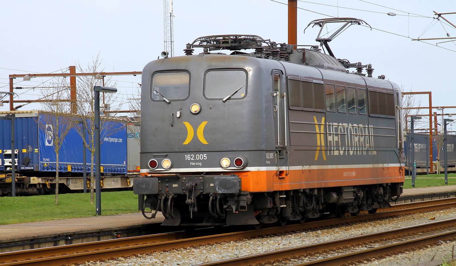 HRDE 162.005  Herzog  alias 151 133-6 aufgenommen am 04.04.2023 im dänischen Grenzbahnhof Pattburg. MS/DS