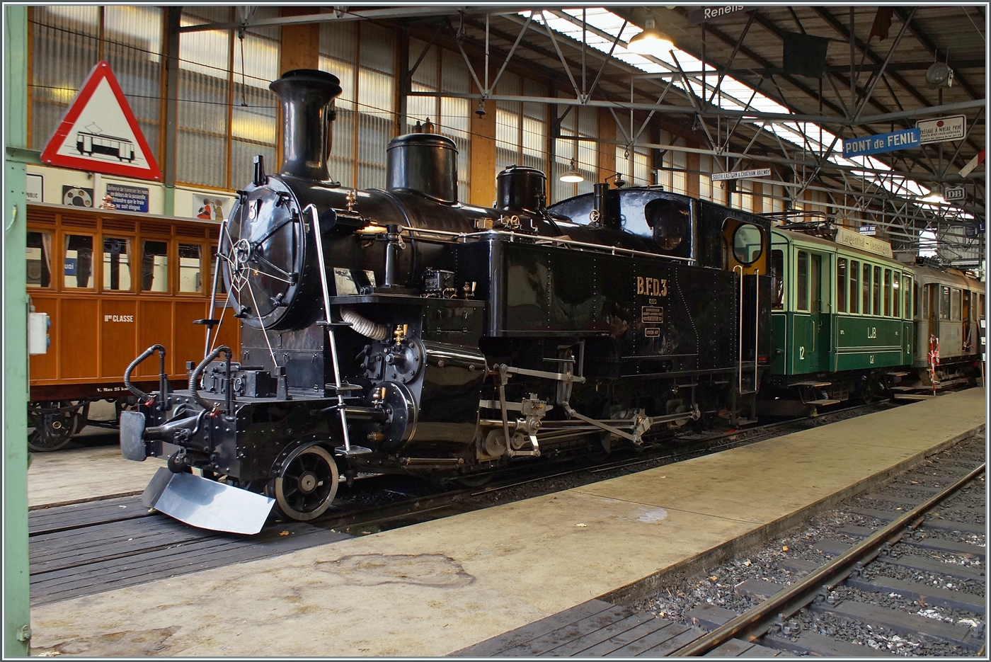 La DER de la Saison / Das Saison Ende der Blonay Chamby Bahn 2025 - Für die HG 3/4 N° 3 ist die Saison 2025 schon zu Ende. Nicht zu sehen, da auf der anderen Seite der Lok, ist ein Schlauch angeschlossen um die Lok zu  entwässeren . 
25. Oktober 2025 La DER de la Saison / Das Saison Ende der Blonay Chamby Bahn 2025 - Für die HG 3/4 N° 3 ist die Saison 2025 schon zu Ende. Nicht zu sehen, da auf der anderen Seite der Lok, ist ein Schlauch angeschlossen um die Lok zu  entwässeren . 
25. Oktober 2025