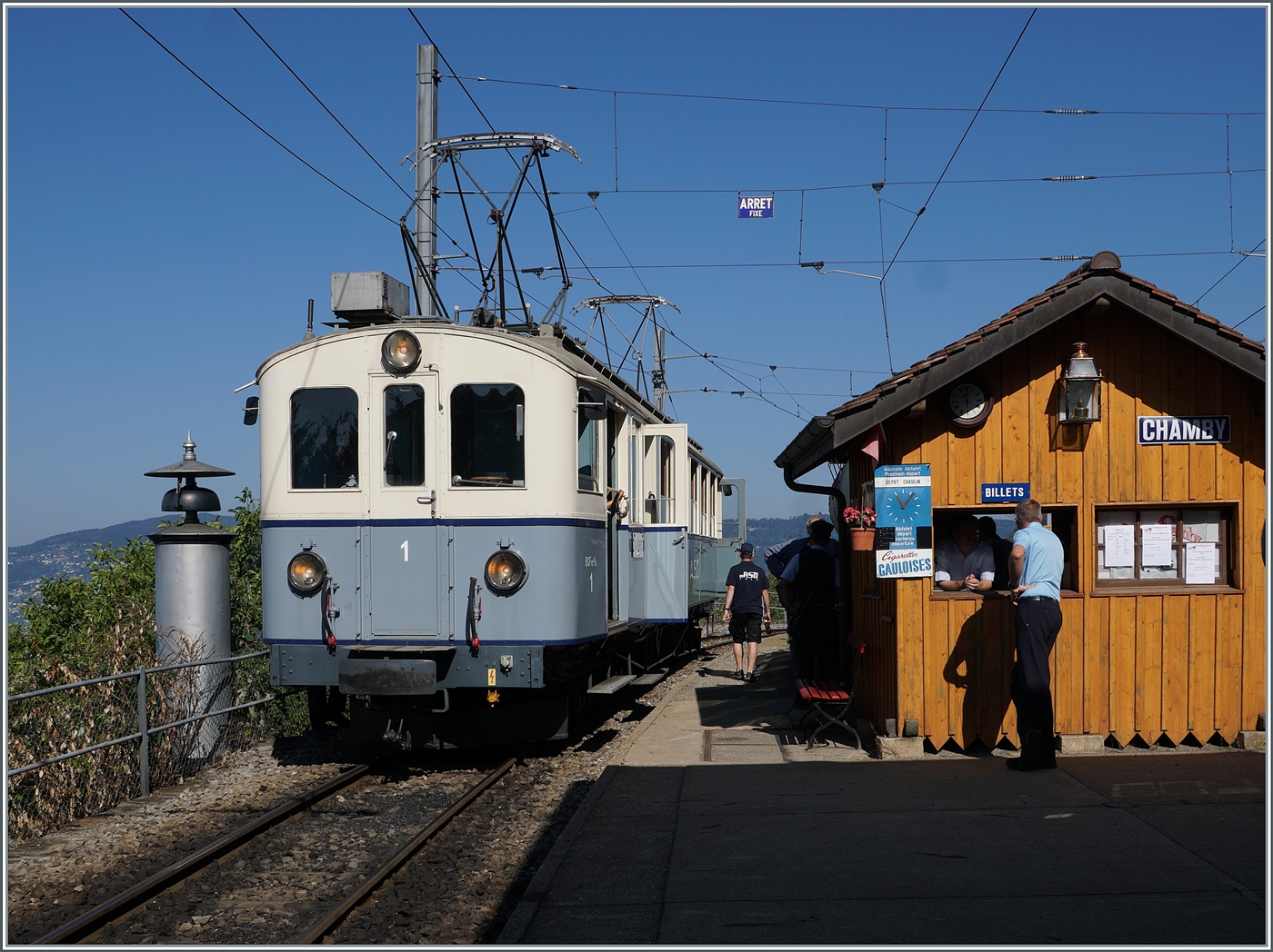  Le Chablais en fête  bei der Blonay Chamby Eisenbahn. Die Eröffnung des ersten Teilstückes der Bex - Villars vor 125 Jahren, sowie die vor 80 Jahren erfolgte Fusion einiger Strecken im Chablais war der Anlass zum diesjährigen Herbstfestivals  Le Chablais en fête. Als besondere Attraktion zeigt sich der ASD BCFe 4/4 N° 1  TransOrmonan  der TPC mit seinem B 35 als Gastfahrzeug. Das Bild zeigt den 1913 gebauten und 1940 umgebauten BCFe 4/4 N° 1 in Chamby. 

10. September 2023