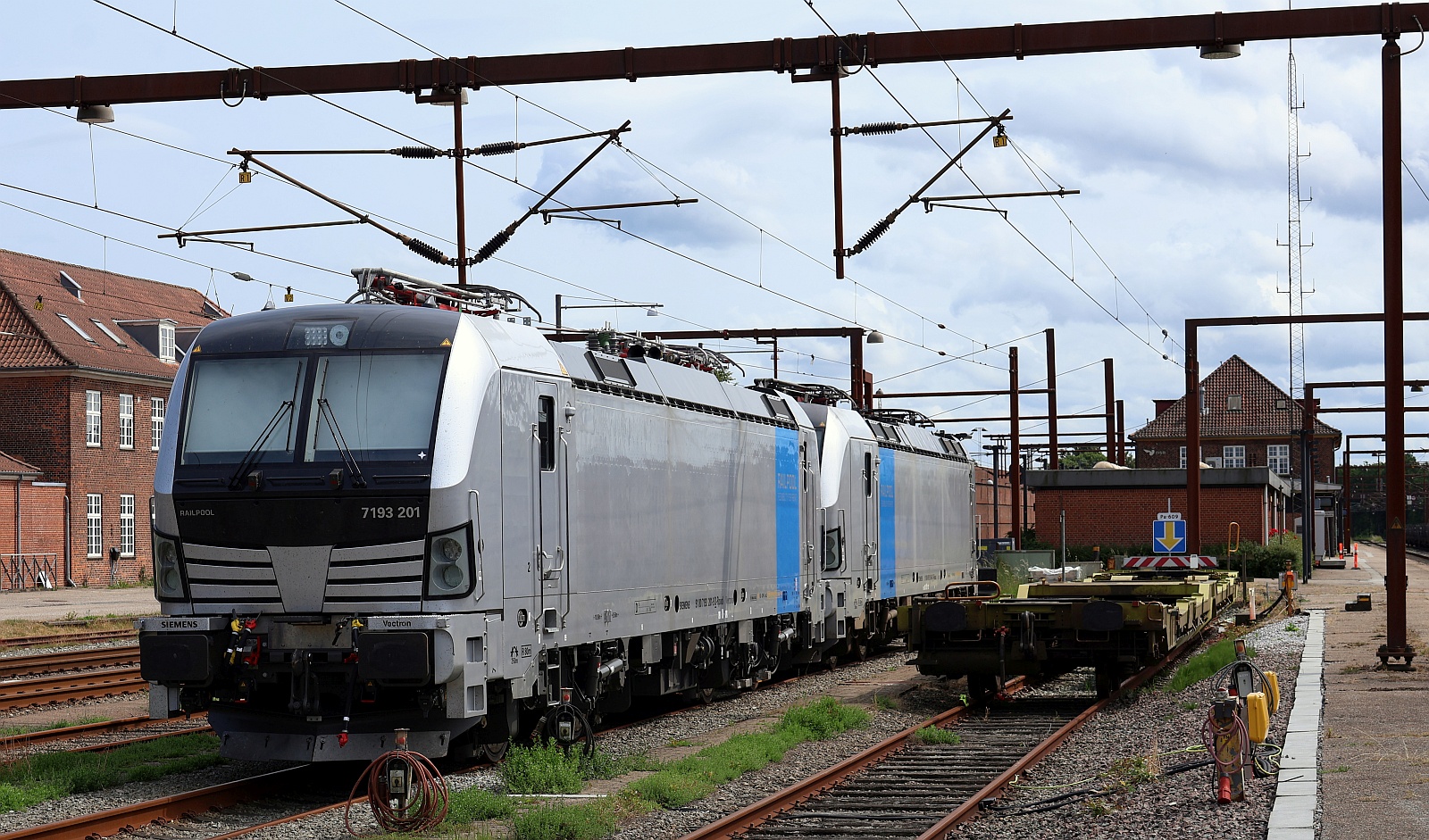 RP 7193 201-9 REV/MMAL/09.04.25 und 6193 164-1 REV/MMAL/23.01.24 abgestellt in der Nordabstellung im Bhf Pattburg. 09.06.2025