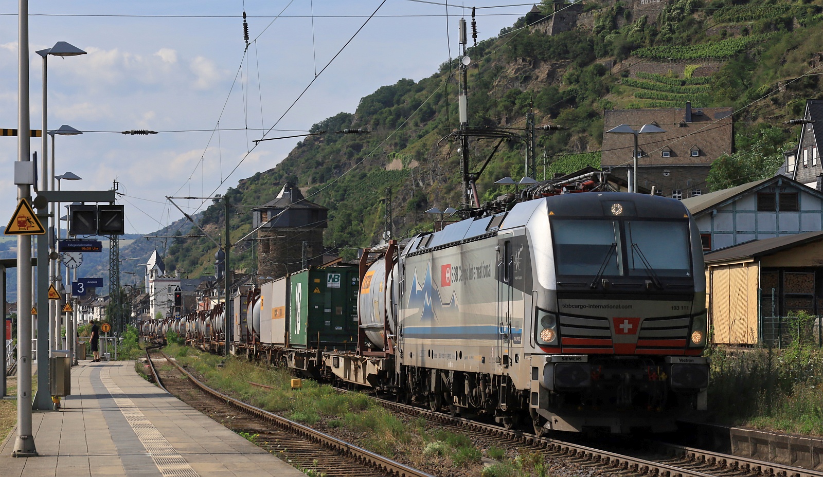 RP/SBBCI 193 111-2 REV/MMAL/21.04.23 mit Bertschi Intermodal Zug. Kaub 06.08.2024