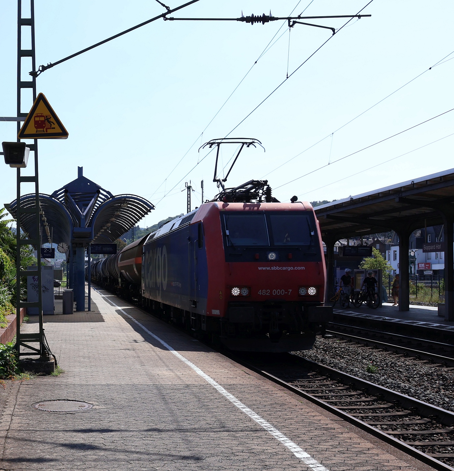 SBB 482 000-7 mit Kesselzug gen Koblenz Durchfahrt Boppard Hbf. 10.08.2025