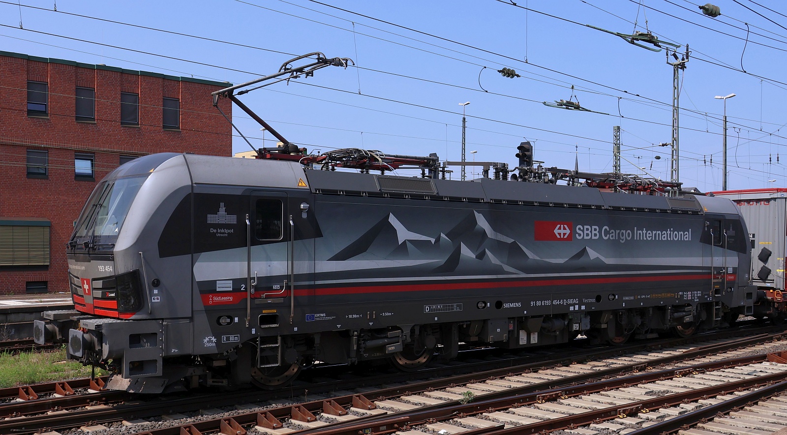 SBB Cargo 193 454-6 REV/MMAL/12.09.24 Portraitaufnahme. Koblenz 12.08.2025 SBB Cargo 193 454-6 REV/MMAL/12.09.24 Portraitaufnahme. Koblenz 12.08.2025