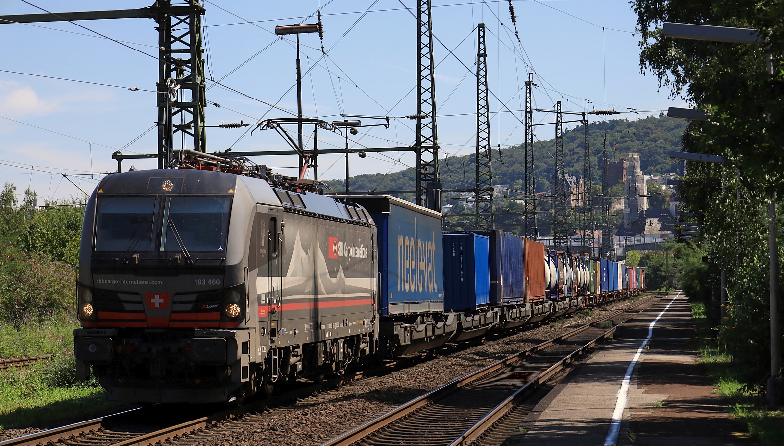 SBB Cargo 193 460-3 REV/MMAL/30.10.24 mit KLV/COntainerzug Bingen. 09.08.2025 SBB Cargo 193 460-3 REV/MMAL/30.10.24 mit KLV/COntainerzug Bingen. 09.08.2025