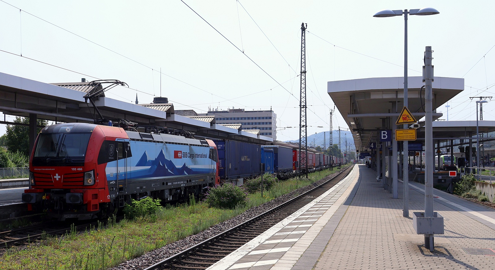 SBB Cargo 193 466-0  Bellinzona  REV/NO.BO/28.07.2025 mit Gruber-KLV Durchfahrt Koblenz Hbf. 12.08.2025