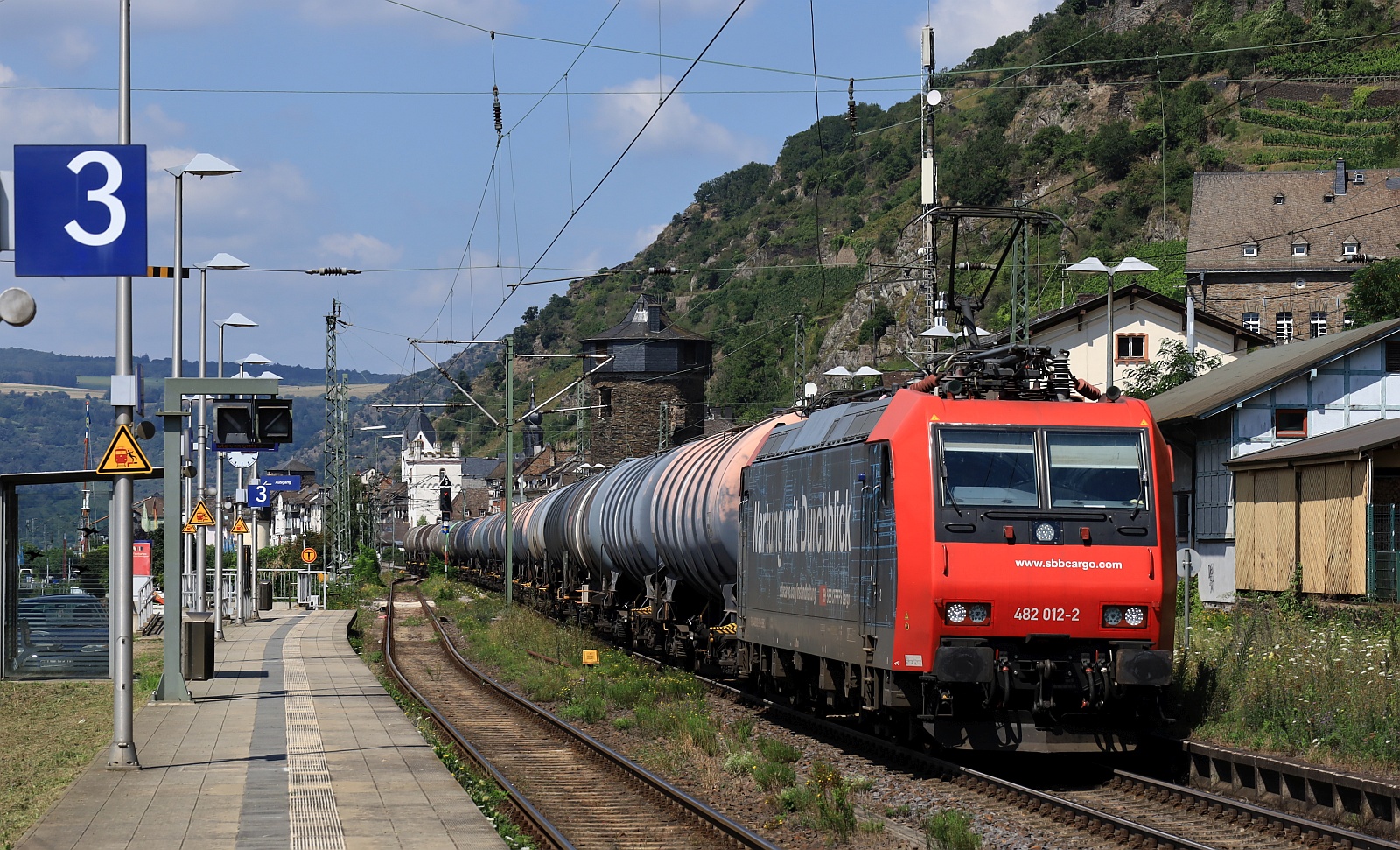 SBBC  Wartung mit Durchblick  482 012-2 REV/Be/13.06.23 mit Kesselzug aufgenommen in Kaub. 05.08.2024