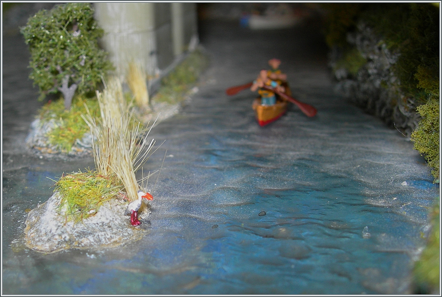 Tierisch klein: Am Wasser auf Beute lauernd steht ein Fischreiher.
(Massstab 1:220 / märklin mini club)

Dez. 2023