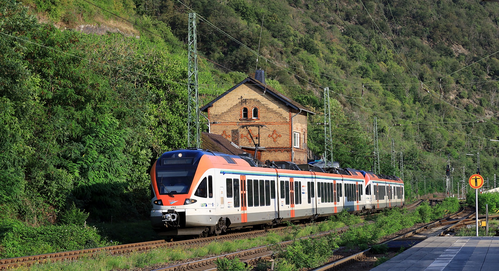 VIAS 4 und 3 Teiler auf dem Weg nach Koblenz. Kaub am Rhein 14.09.2023