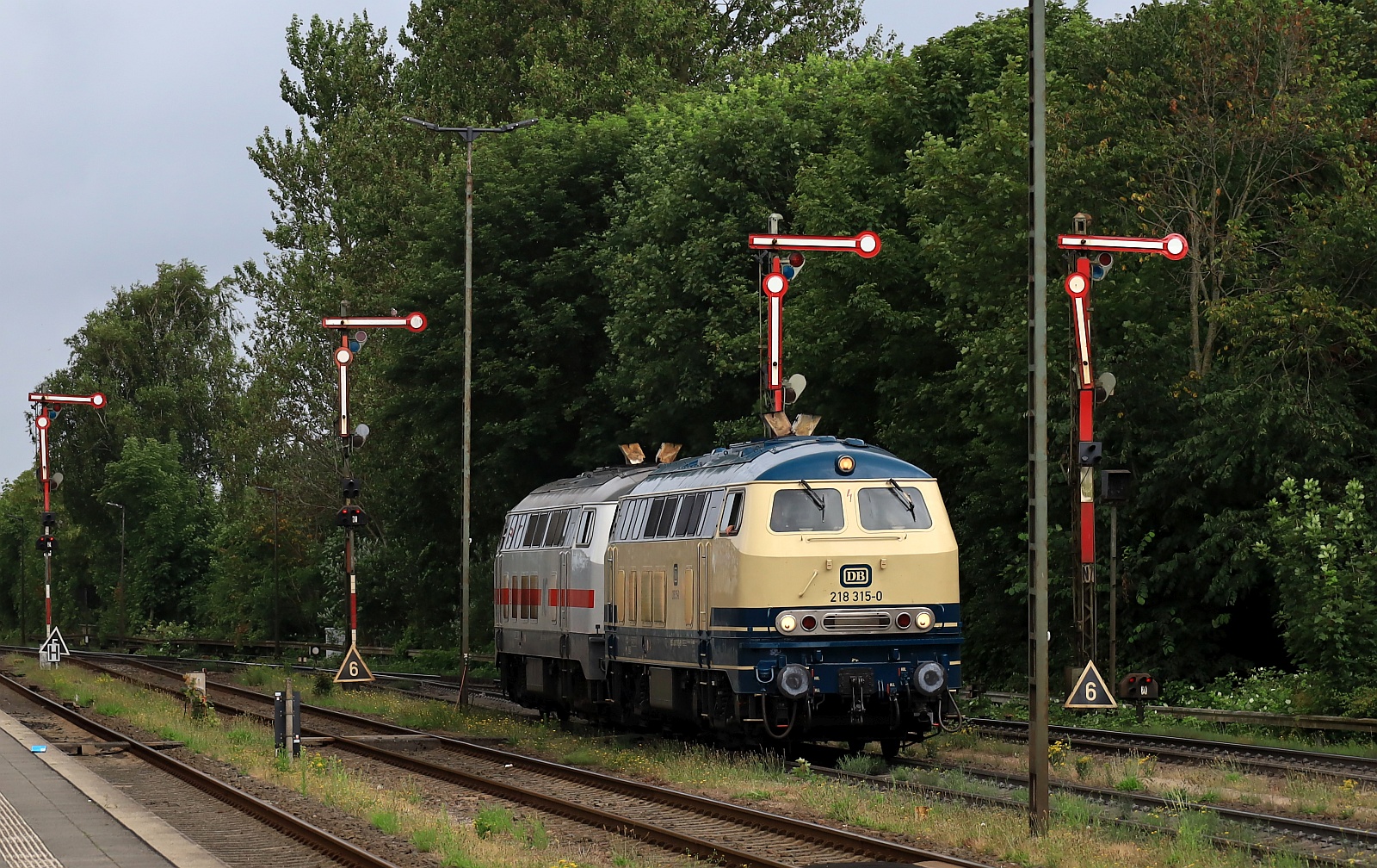 Wegen der noch existierenden Formsignale...218 341 + 218 315.....Niebüll 15.07.2025 Wegen der noch existierenden Formsignale...218 341 + 218 315.....Niebüll 15.07.2025
