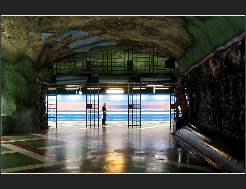 . H�hlenbahnhof - U-Bahnhof Kungstr�dg�rden in Stockholm (Jonas)