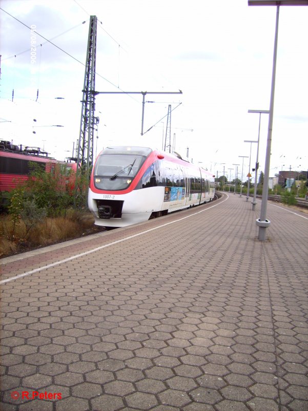 1007-2 fhrt mit der S28 Kaarst See in Neuss HBF ein. 01.08.06