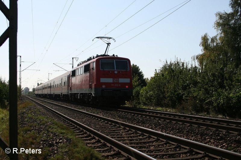 111 222-6 schiebt eine RB Plattling kurz vor Obertraubling. 13.09.07