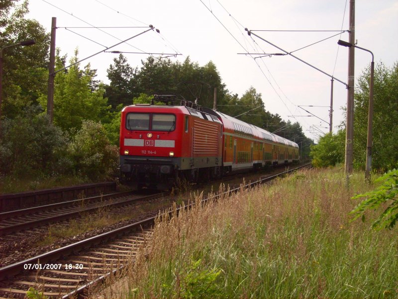 112 114-4 zieht beim ex HP Vogelsang den RE1 Eisenhttenstadt. 01.07.07