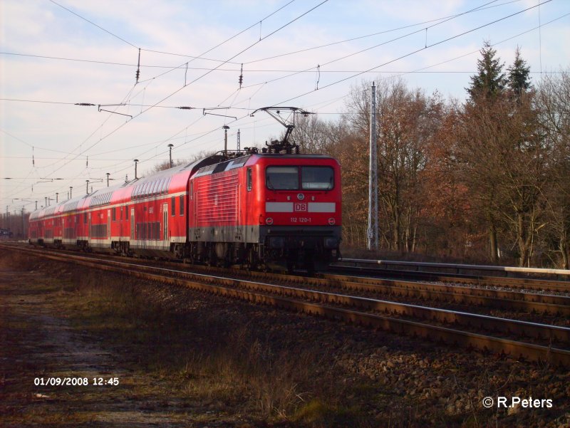 112 120-1 auf dem rckweg mit RE1 Magdeburg in Berlin-Friedirchshain. 09.01.08