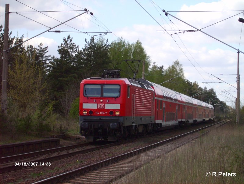 114 017-7 hat gleich mit den Re1 Eisenhttenstadt erreicht.18.04.07