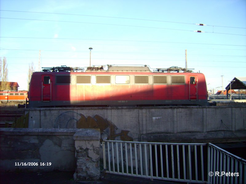 140 202-3 verbringt den Feierabend am 16.11.06 in Frankfurt/Oder.