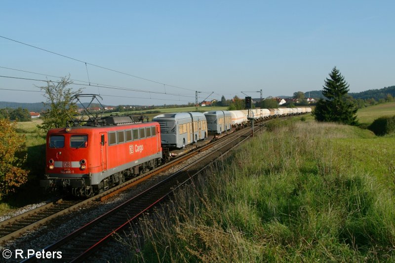 140 806-1 zieht ein gemischten Gterzug bei Lohhof. 21.09.07