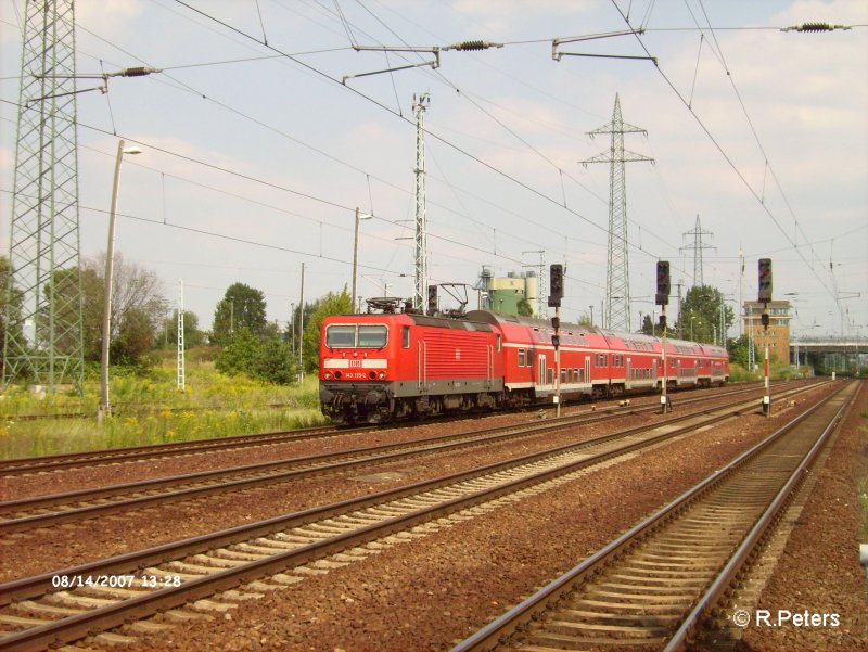 143 135-2 erreicht Berlin-Schnefeld mit den RE7 Lutherstadt-Wittenberg. 14.08.07